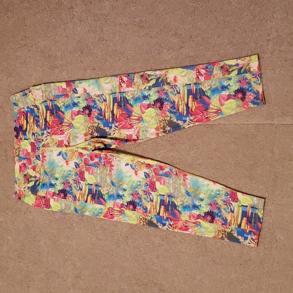Dona Jo Women's Capris
